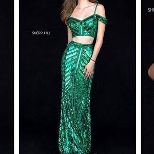 Green Sherri Hill Prom and Pageant Gown